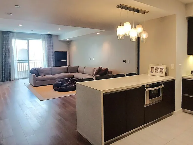 441 S Barrington Ave #303 — Photo 7