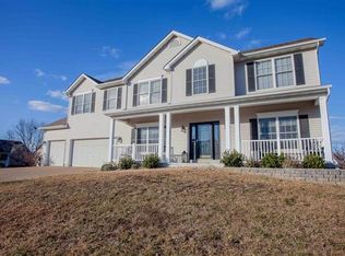 1452 Devonshire County Dr, Wentzville, MO 63385