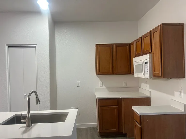 1426 E Romley Rd — Photo 17