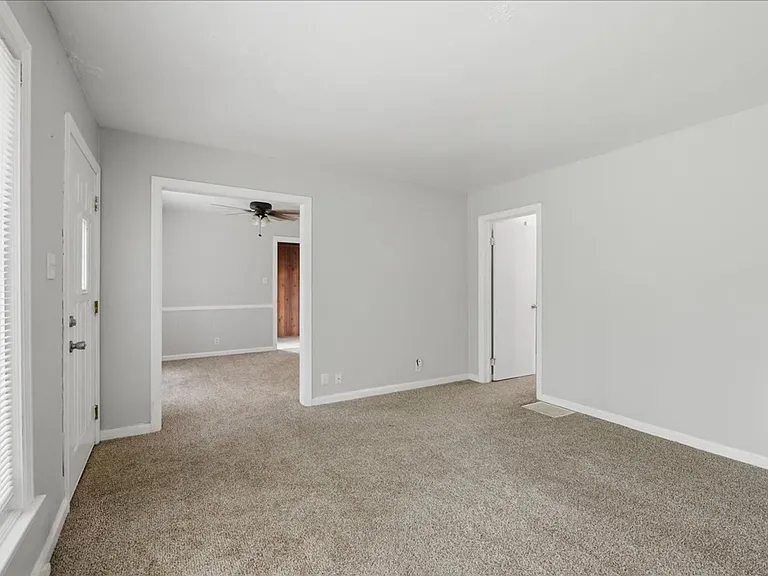 3436 N Lasalle St — Photo 2