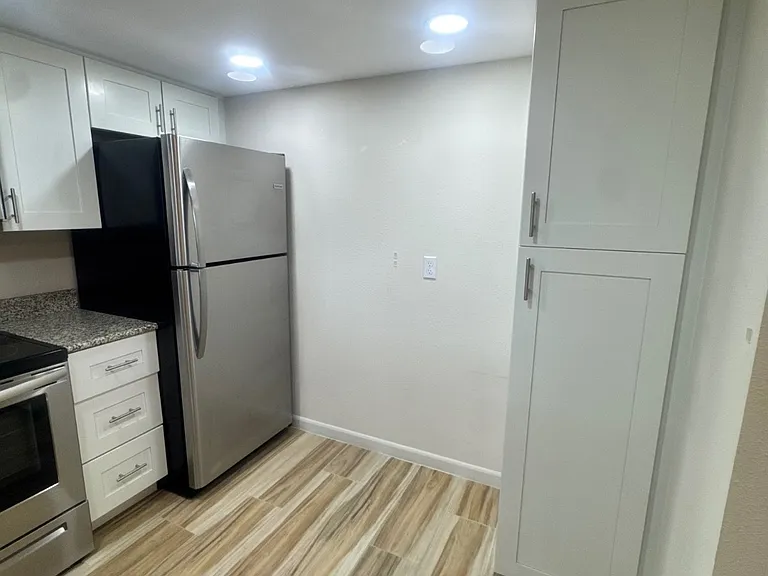 3607 Edgewater Dr — Photo 5