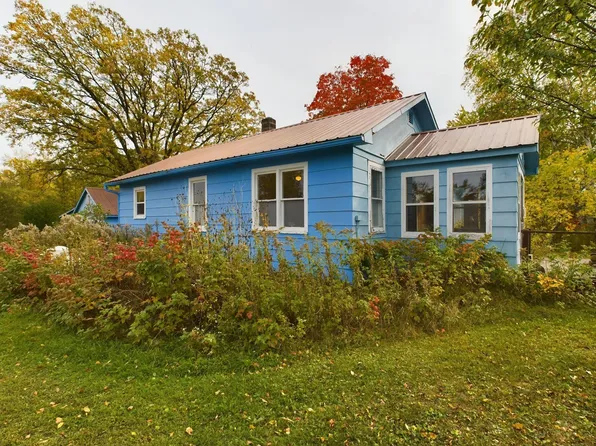 10128 Cypress St, Newald, WI 54511