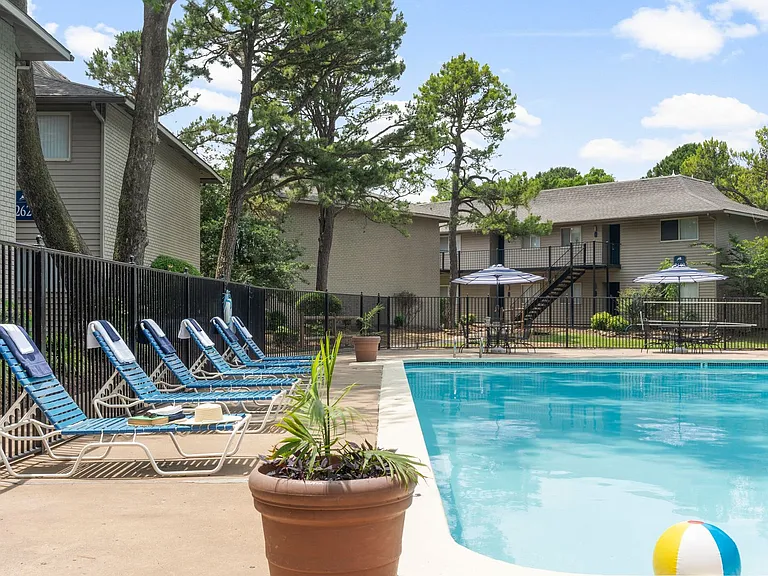 Deerfield Estates - First Months Rent FREE *Select Units Only* — Photo 55