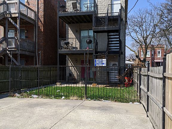 2nd image of 1335 S Fairfield Ave