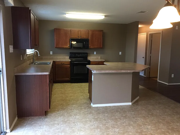 8121 Macgregor Dr — Photo 10