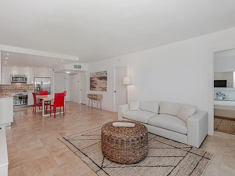 2301 Collins Ave #1515 — Photo 3
