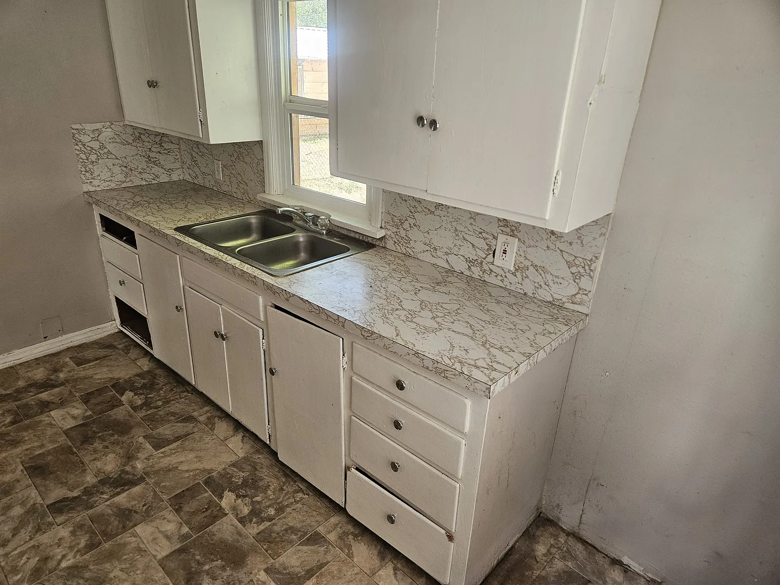 2 bed, 900 sqft, $1,500 — Photo 3