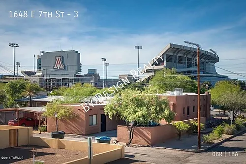 1648 E 7th St #3 Photo 1