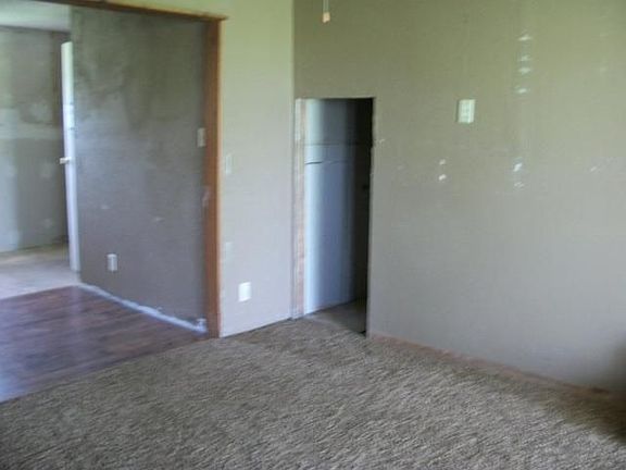 2nd image of 5047 Brookview Cir