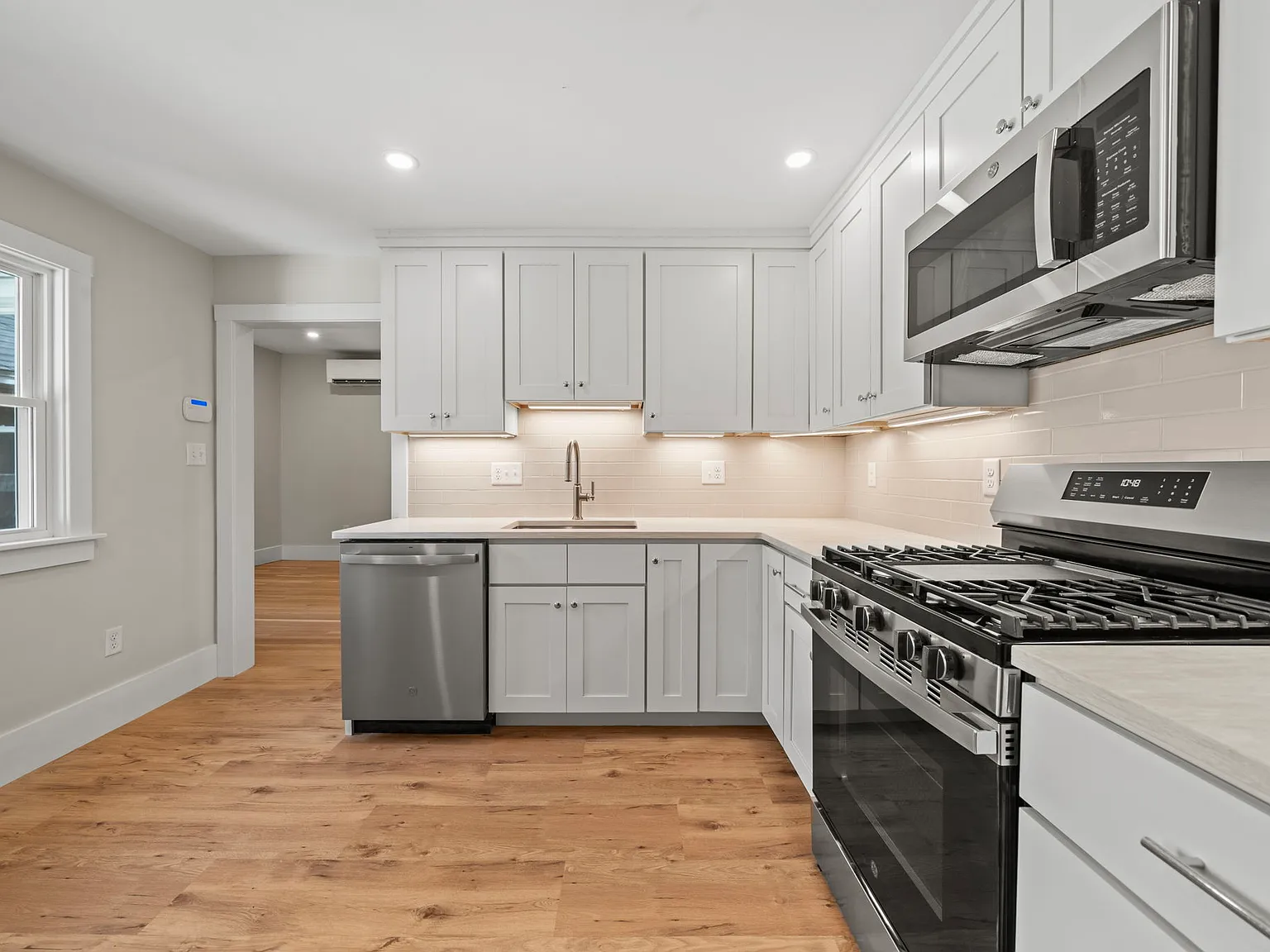 1 bed, 626 sqft, $3,000 — Photo 3