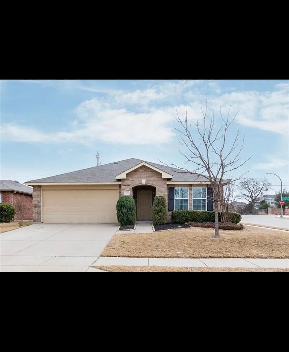 4 bed, 2100 sqft, $2,550 — Photo 1
