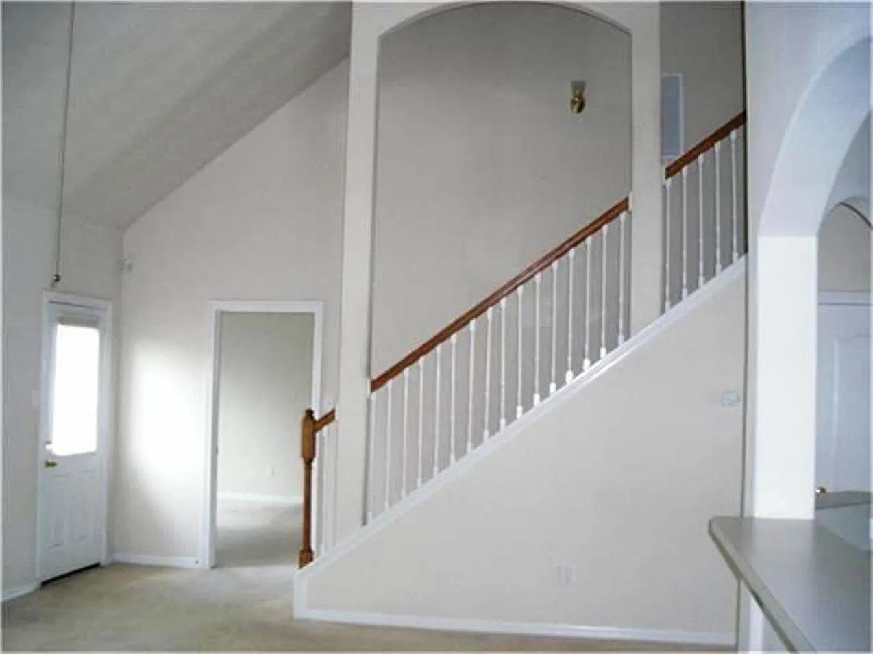 4 bed, 2.5 bath, 2383 sqft, $2,150 — Photo 3