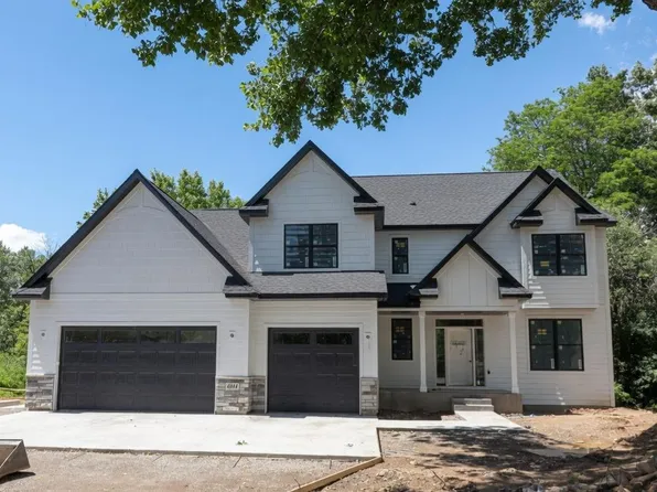 4044 Merriam Rd, Minnetonka, MN 55305