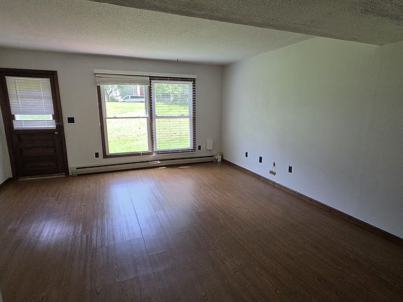5th image of 254 Mount Hope Ave