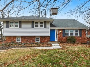 7320 N Euclid Ave, Gladstone, MO 64118