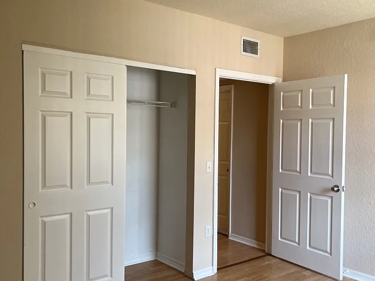 1507 Belmont Ln #1507 — Photo 6
