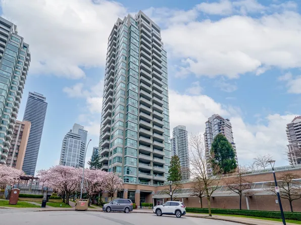 4398 Buchanan St #2105, Burnaby, BC V5C 6R7