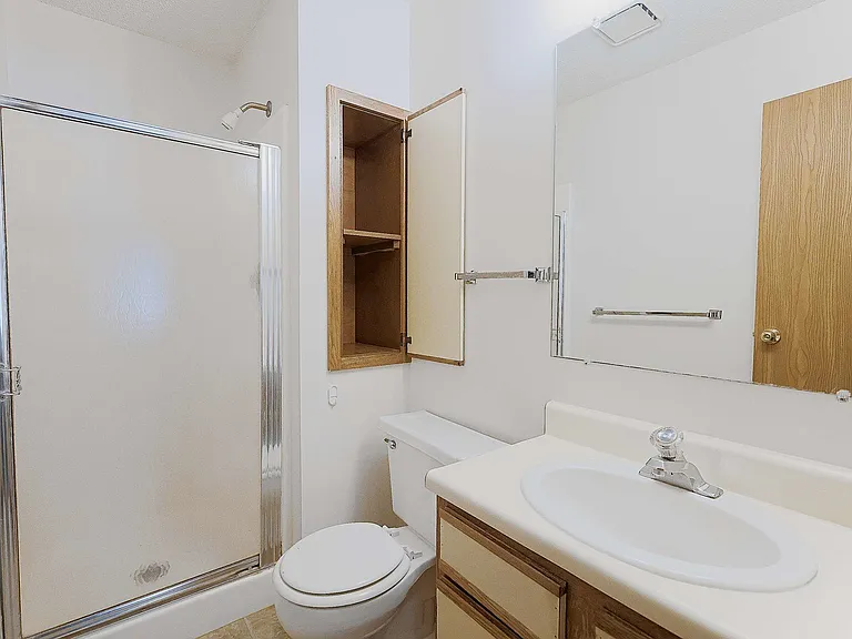 Cambridge Apartments — Photo 44