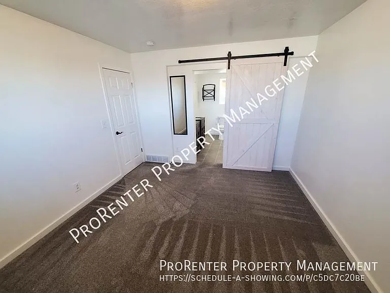 4252 Midland Dr — Photo 8