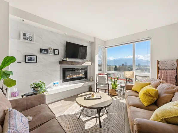 2242 Whatcom Rd #217, Abbotsford, BC V3G 0G3