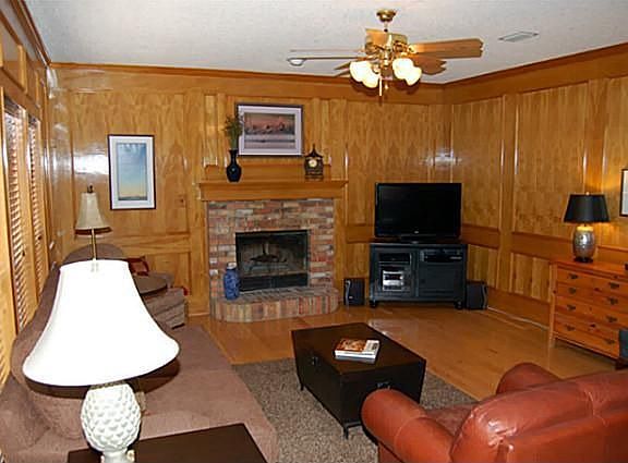 4th image of 7414 Fitchburg Ave
