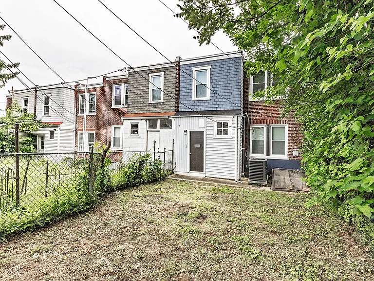 3005 N West St — Photo 2