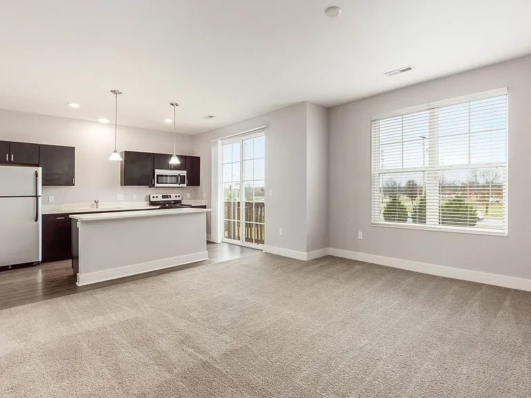 Avery Pointe — Photo 8