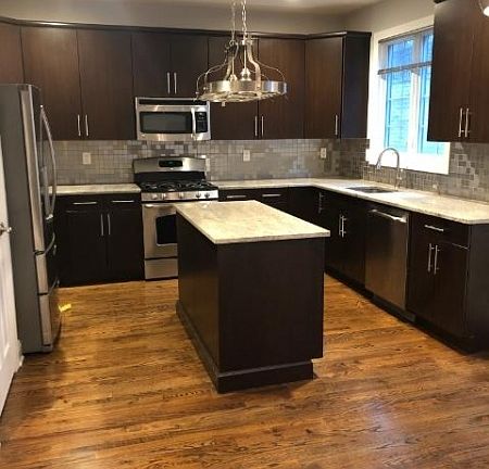 4th image of 44 Bloomfield Ave #44