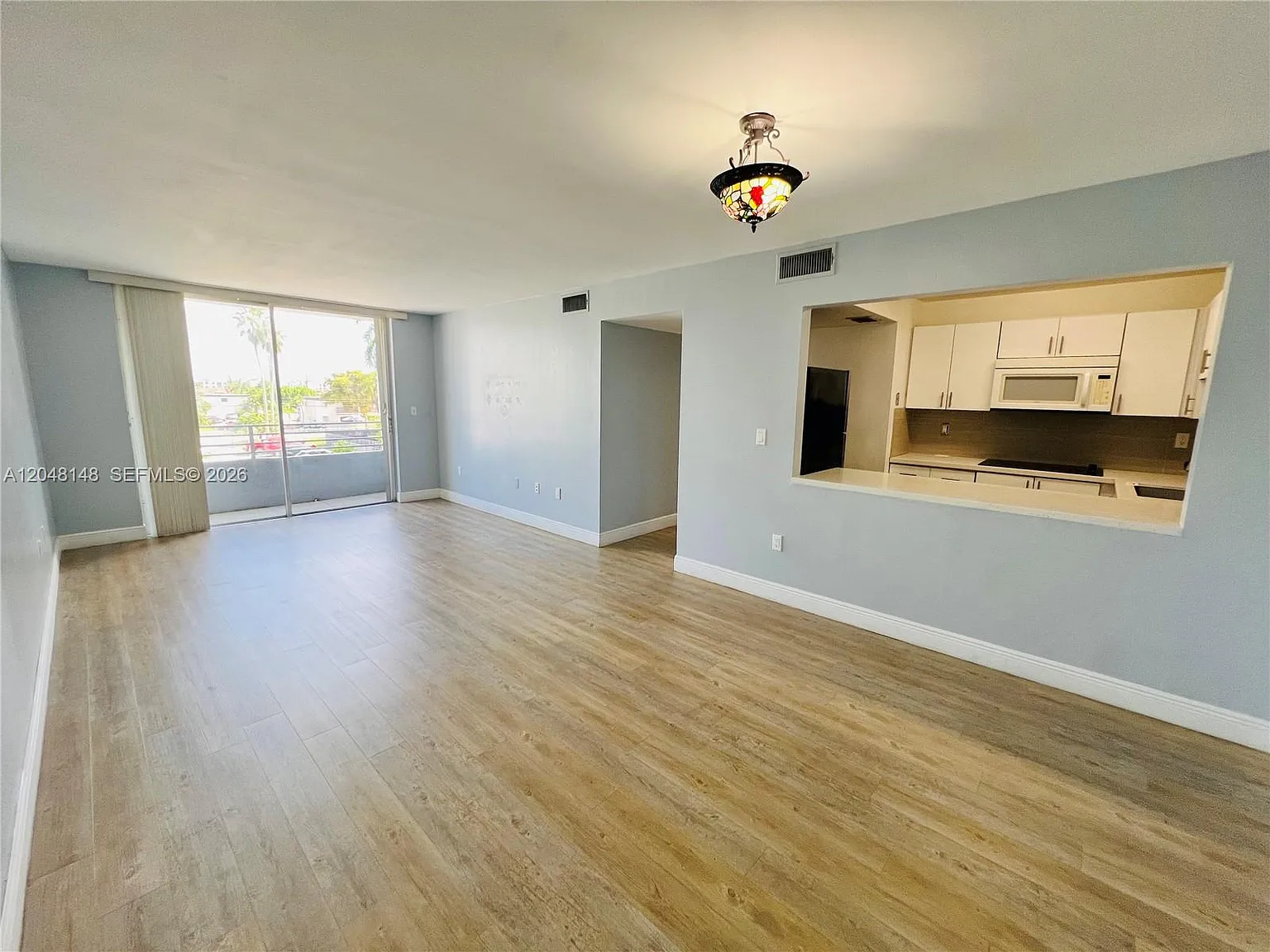 Palm Court Of Miami Condo — Photo 2