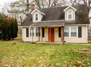 1906 Thatchers Mill Rd, Paris, KY 40361