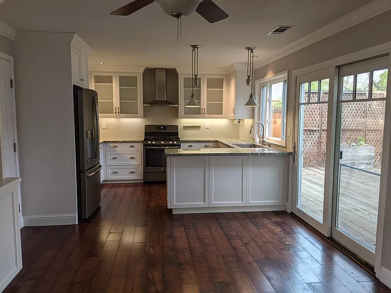 2416 Shoreline Dr — Photo 4