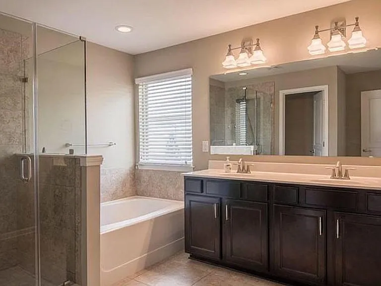2161 Crestridge Trl NE — Photo 2