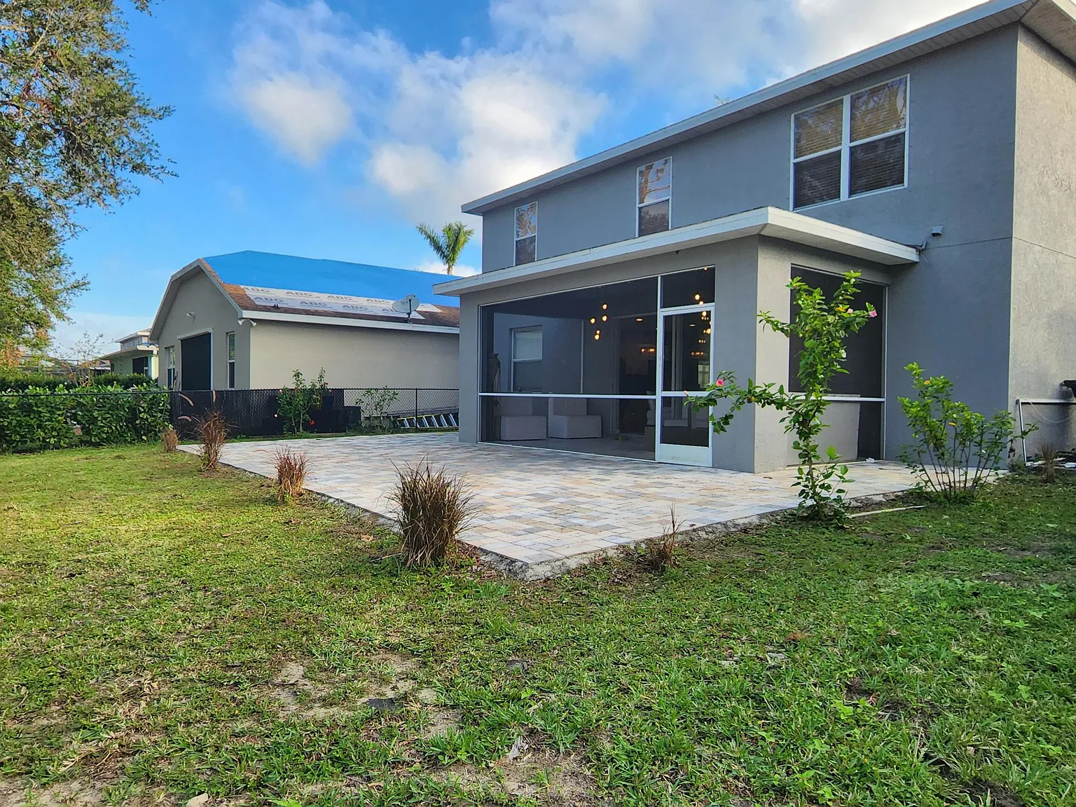 5 bed, 2700 sqft, $3,200 — Photo 4