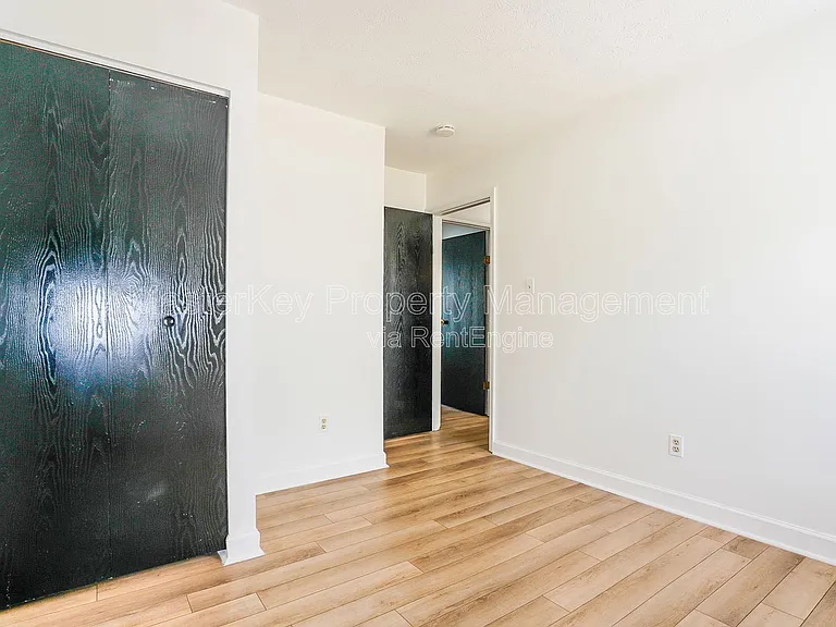 8912 Taymouth Ct — Photo 17