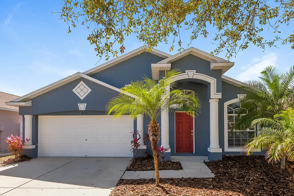 3 bed, 2.0 bath, 1436 sqft, $2,115 — Photo 1