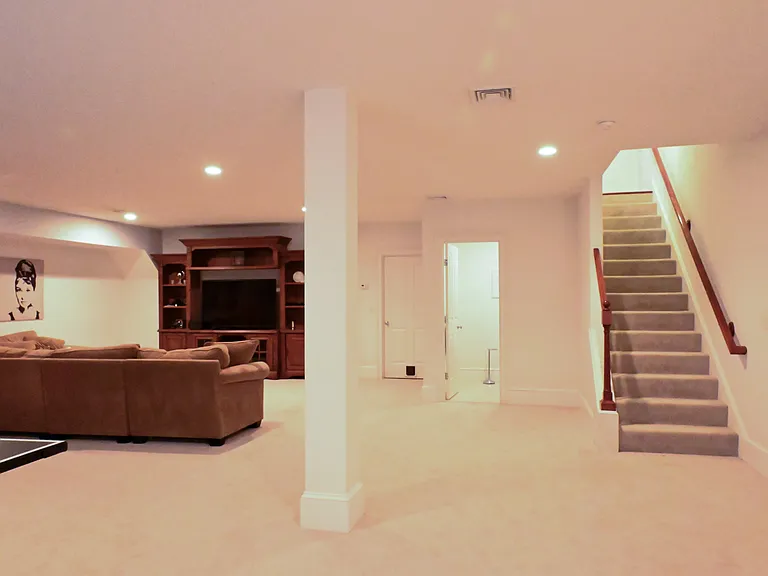 4 Wimbledon Cir — Photo 26