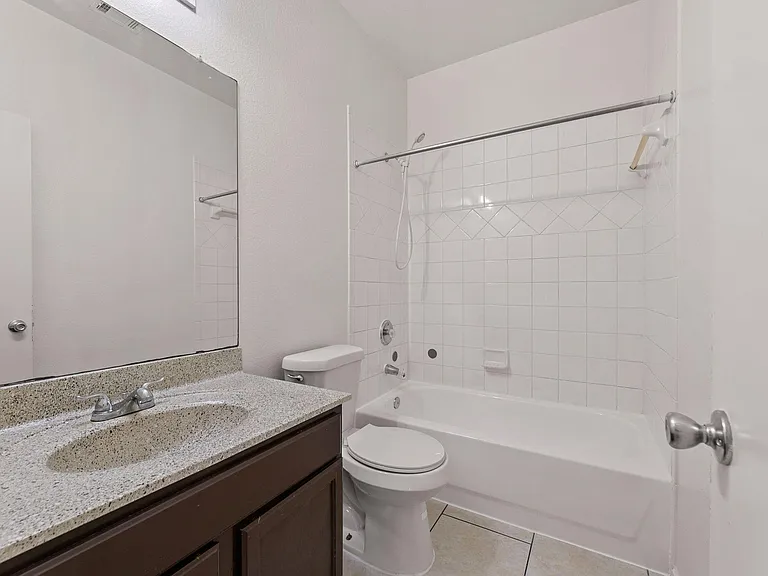 2302 S Bagdad Rd #A — Photo 15
