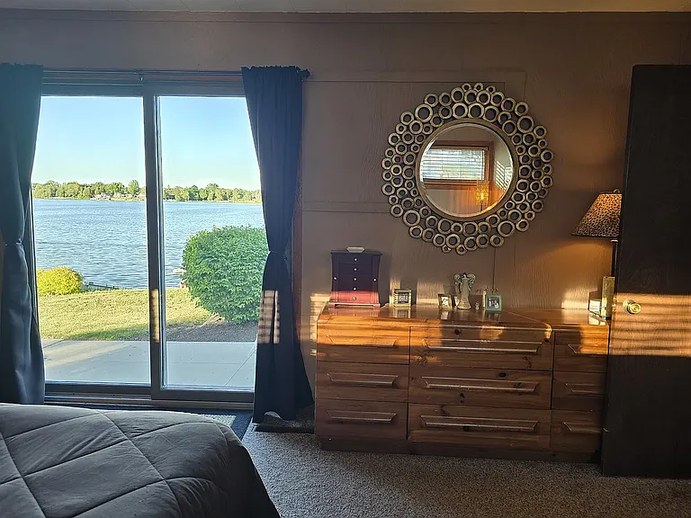 338 Lake Dr — Photo 6