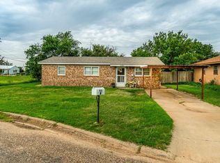 608 NE 1st Pl, Tulia, TX 79088