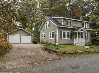 19 Edgewater Rd, Falmouth, ME 04105