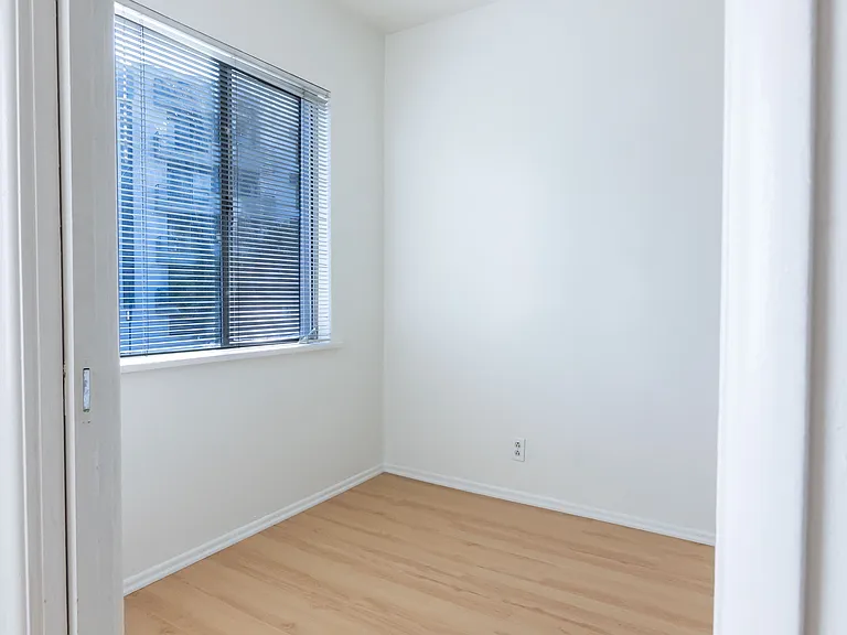 667-669 Levering — Photo 41