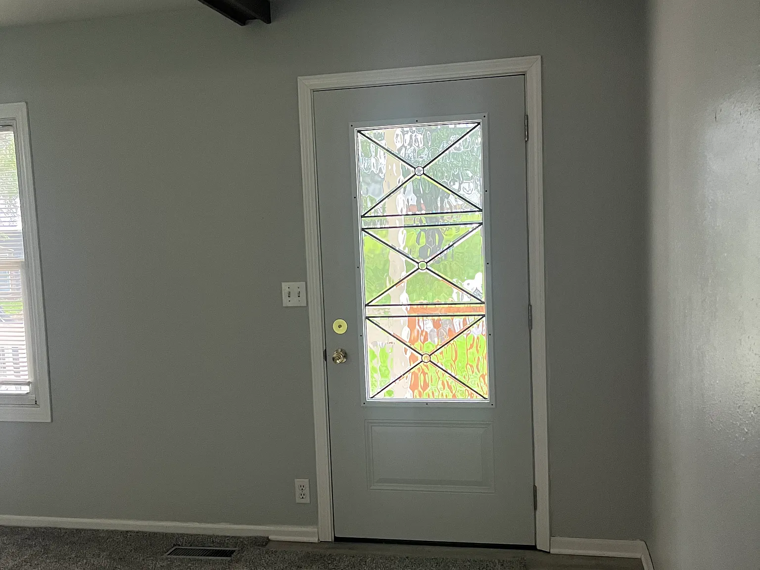 3 bed, 1.5 bath, 1600 sqft, $1,300 — Photo 4