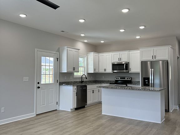 3rd image of 608 W Adams St Lot 3