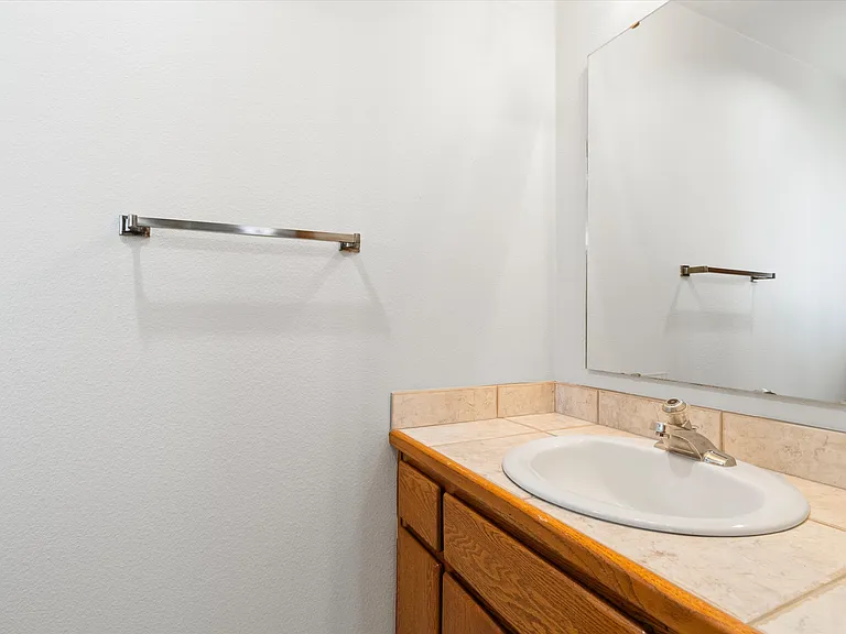 212 Edgewood Dr — Photo 16