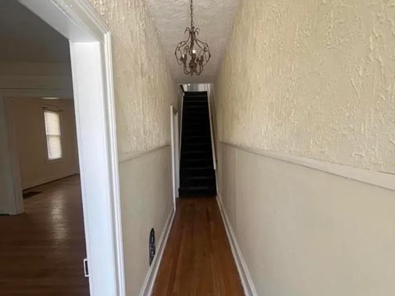 1351 Capouse Ave — Photo 2