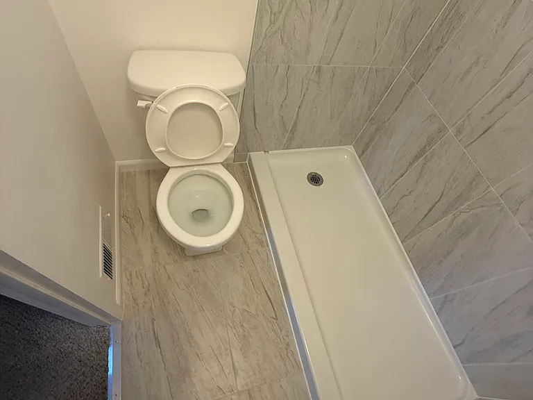 1050 S Monaco Pkwy #15 — Photo 14
