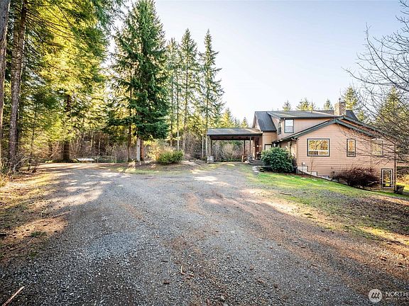 2nd image of 340 Arrowhead Road