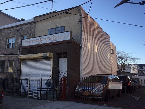 4th image of 224 One 2 Parker St