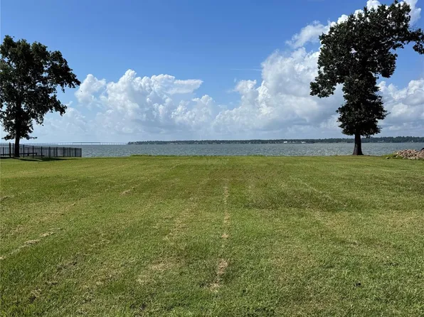 87 Bridgewater, Onalaska, TX 77360