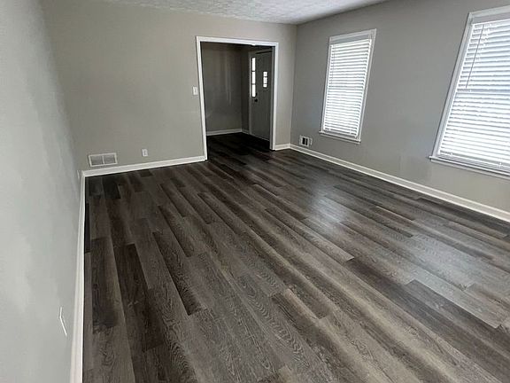 3rd image of 2567 Kings Way